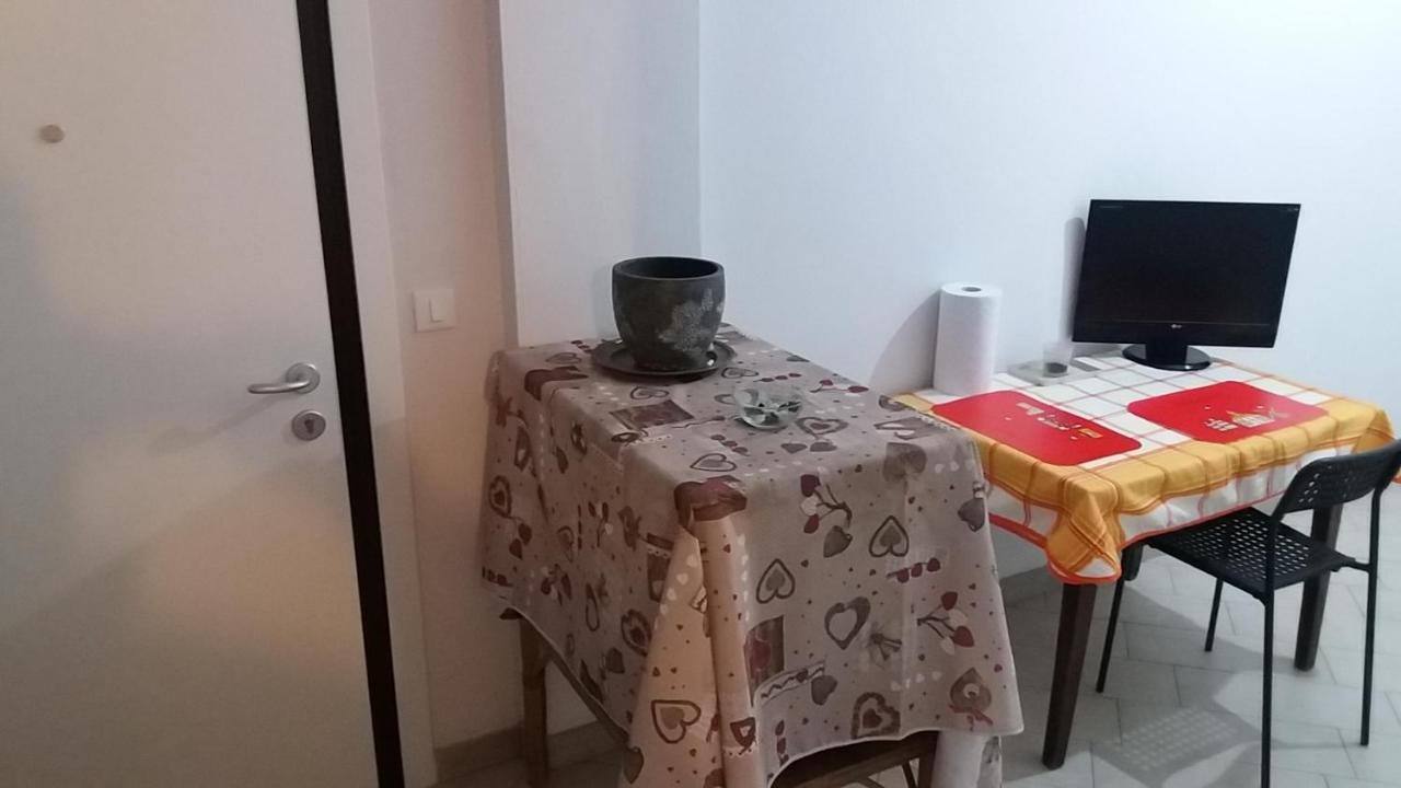 Emily's Rooms Villa Romana Desenzano del Garda Esterno foto
